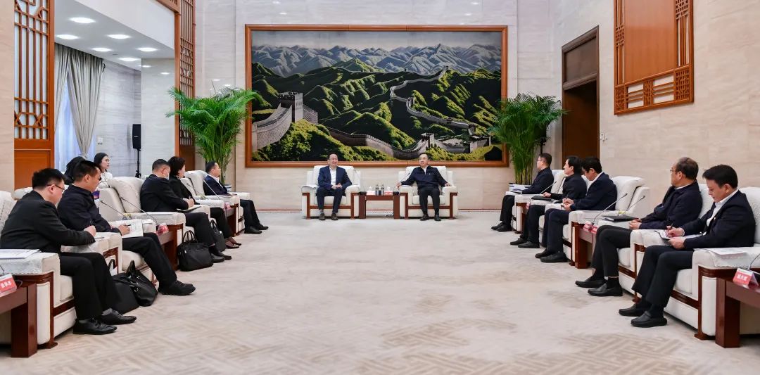 4，26會(huì)見 df8a9bca2a5d96592a22791dc1068a2.jpg